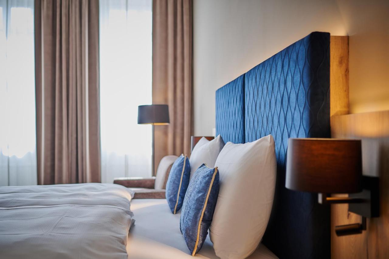 Hotel Zur Post Altoetting Экстерьер фото